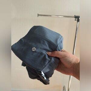 Women’s light blue lululemon leggings